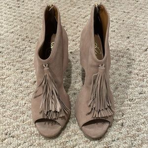 Rowan 100% suede ankle booties